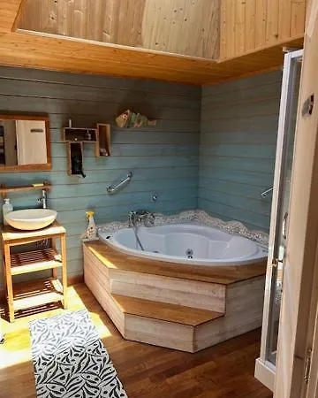 Gasthof Maison D' Ferme Maraichine Bord De Riviere 4*