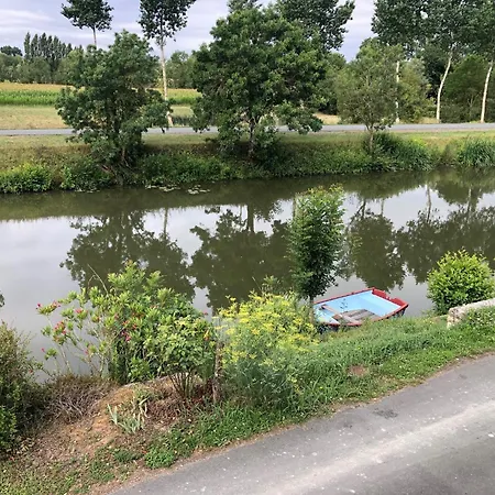 Maison D' Ferme Maraichine Bord De Riviere Gasthof 4*