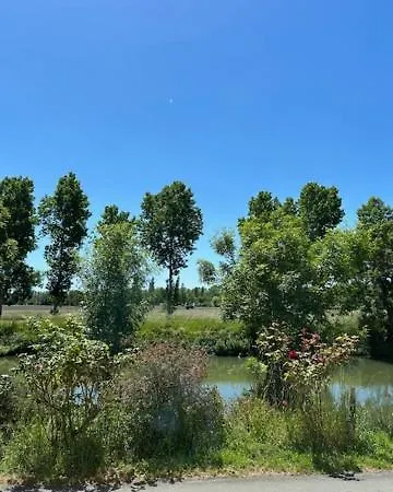 Maison D' Ferme Maraichine Bord De Riviere 4*